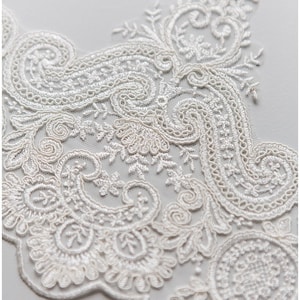 T17-045 // Bridal Lace trim, soft embroidered lace Trim, elegant bridal lace trim, veil lace trim, lace embroidery, weddingdress lace trim