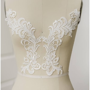 A17-020 / Very soft guipure flower applique, water soluble lace appliqué, Lace flower, lace patch, bridal dress appliqué, wedding dress lace