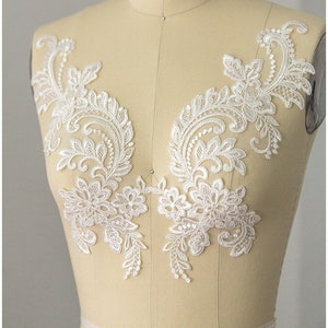 A17-001 // 2pc. mirrored corded lace flower applique - IVORY - Lace flower, lace patch, bridal dress appliqué