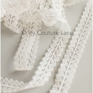 T19-073RY Leaf Bridal Lace trim, Boho lace trim, offwhite embroidered lace trim, lace veil, lace embroidery, featherpattern bridal lace trim