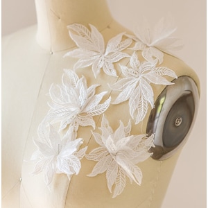 A17-082 // 20pc. Lace Flower patch, Sew on 3D flower, 3D flower lace appliqué, 3d lace flower, wedding dress lace appliqué, bridal lace