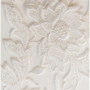 T17-007 // 2x 1yds mirrored SILVER/ OFF-White elegant 3D flower lace Trim, Alencon Lace Trim, Bridal Lace, 3D Flower Lace, Lace Embroidery image 4