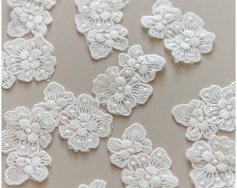 A17-145 //10pc.small lace flowers, Sew on 3D flower, 3D flower lace appliqué, 3d lace flower, weddingdress lace appliqué, bridal 3D applique