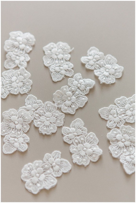 A17 145 10pc.small Lace Flowers Sew on 3D Flower 3D Flower