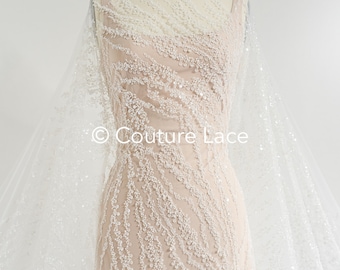 Kralenkantstof/ witte couturekantstof/ gebroken witte bruidskantstof/ parelkralenkant// L24-677