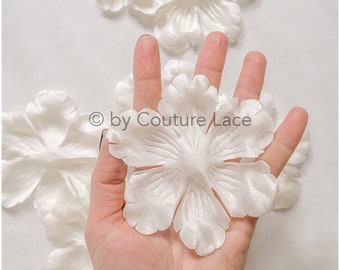 Fiori di pizzo 3D/ cuci su fiori 3D/ fiori 3D applicati in pizzo/ abiti da sposa applicati in pizzo// A24-448