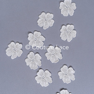 Sew on 3D flowers/ bridal flower with beads & sequinces/ off-white 3D flowers for wedding dress// A24-014 (1 Pck = 10 Stk)