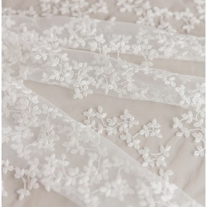 Florale Brautspitze/ Brautspitze Material/ offwhite Brautspitze/ florale Hochzeitsspitze/ Couture Spitze // L18-197