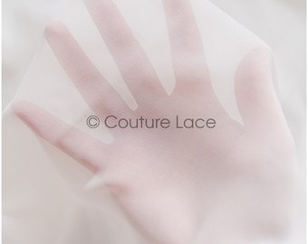 R-125-21 // Very soft, flowing and lightweight bridal Chiffon in offwhite color, bridal chiffon fabric