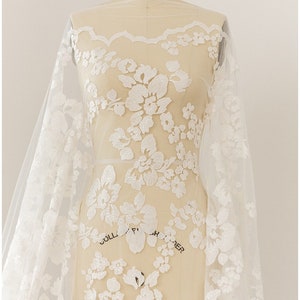 L17-113 // Romantisch KATOEN geborduurd bloemkant, bruidskantstof, trouwjurkkantstof, pailletten bloemenkant, bruidskanten jurk