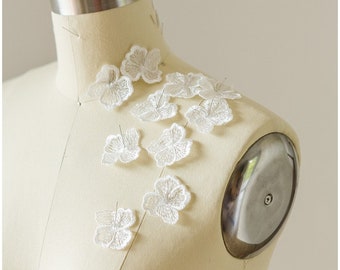 A17-120 //10pc. Lace flower patch, Sew on 3D flower, 3D flower lace appliqué, 3d lace flower, weddingdress lace appliqué, bridal 3D applique