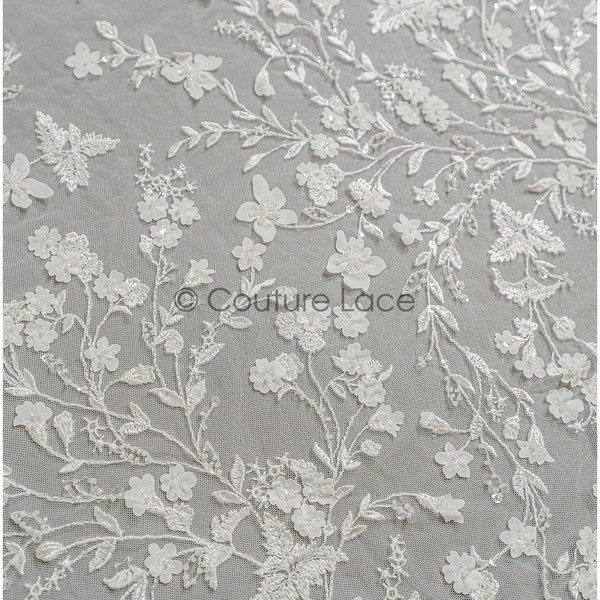 L22-305 / Offwhite Spitzenstoff, Perlen Brautspitze, Brautkleid Spitze mit 3D Blumen, Perlenspitze, France Spitzenstoff