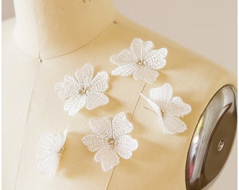 A17-103 / 10pc. Lace Flower patch, Sew on 3D flower, 3D flower lace appliqué, 3d lace flower, weddingdress lace appliqué, bridal 3D applique