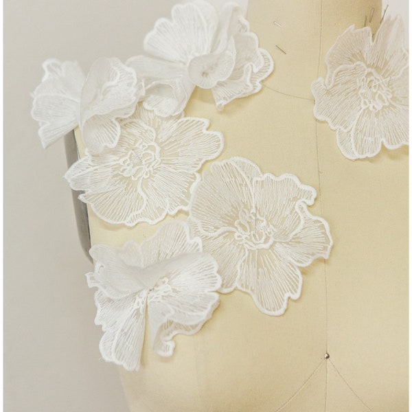 A17-157 // 10pc. Patch de fleurs en dentelle, Coudre sur fleur 3D, Dentelle de fleur 3D appliquée, Fleur de dentelle 3D, Dentelle de robe de mariée appliquée, Dentelle de mariée