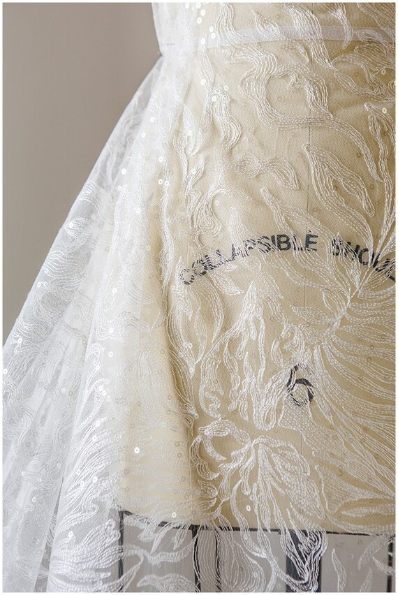 Très doux, fleur dentelle tissu avec paillettes transparents, dentelle (L17-147) plume, doux mariage robe de dentelle, dentelle voile (L17-147) dentelle c72528 Très doux, fleur dentelle tissu avec paillettes transparents, dentelle (L17-147) plume, doux mariage robe de dentelle, dentelle voile (L17-147) dentelle c72528