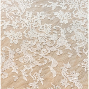 Florale Brautspitze/ Brautspitzenstoff mit Pailletten/ cremeweiße Brautspitze/ bestickte Hochzeitsspitze/ Couture Spitze/ L17-021B