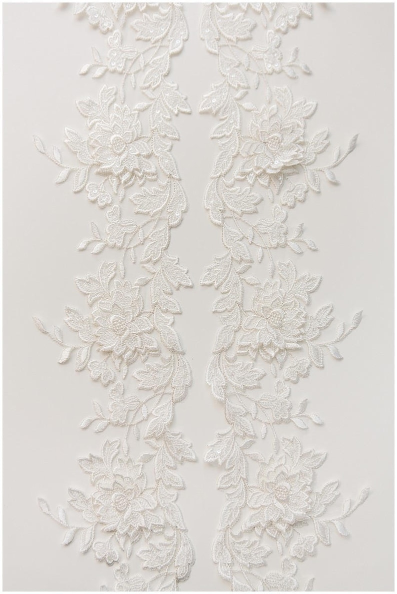 T17-007 // 2x 1yds mirrored SILVER/ OFF-White elegant 3D flower lace Trim, Alencon Lace Trim, Bridal Lace, 3D Flower Lace, Lace Embroidery image 2
