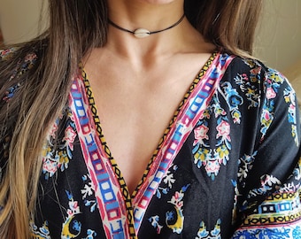 Dainty Cowrie shell choker necklace