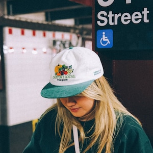 White corduroy hat vintage 6 panel cap