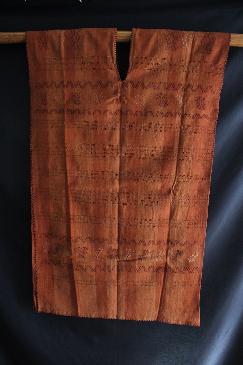 Huipil de Pinotepa by Don Luis made of waist loom with natural dyes