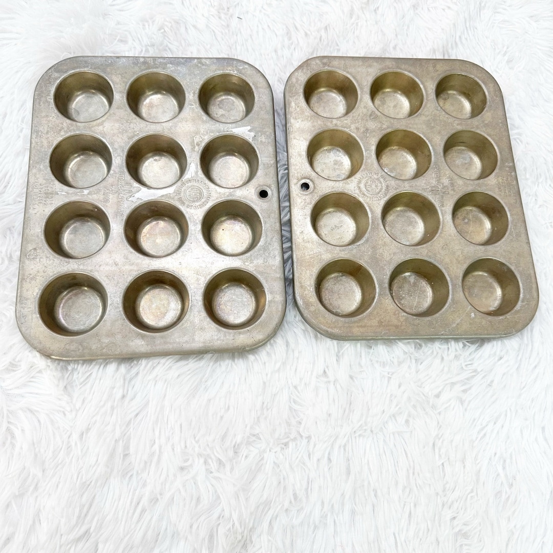 Vintage Muffinaire Junior 906592 Muffin Baking 12 Hole Pan X2 - Main Image