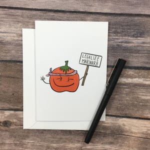 Divertida tarjeta de cumpleaños con salsa de tomate marinara legalizada, pizza italiana, juego de palabras con comida - tarjeta de amistad - tarjeta para el mejor amigo - solo porque la marihuana