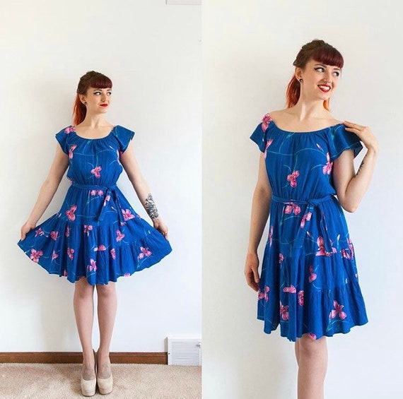 Vintage Hawaiian dress // blue & pink summer dress