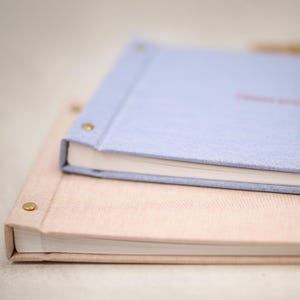 Álbum de fotos personalizado de 20x20 cm / Tapa vegana con relieve personalizado / Recuerdos de boda, nacimiento y viajes