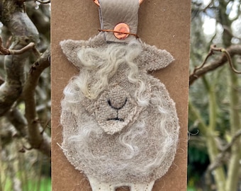 Handmade wool tweed Sheena Sheep Keyring/ Keychain. Stocking filler// Christmas present// Secret Santa