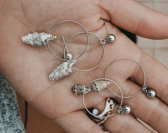 Delicate Stackable Hoop Studs with Seashells, Natural Shell Hoops, Sea Jewelry, Ocean Inspired, Minimal Summer Jewelry, Waterproof Jewelry