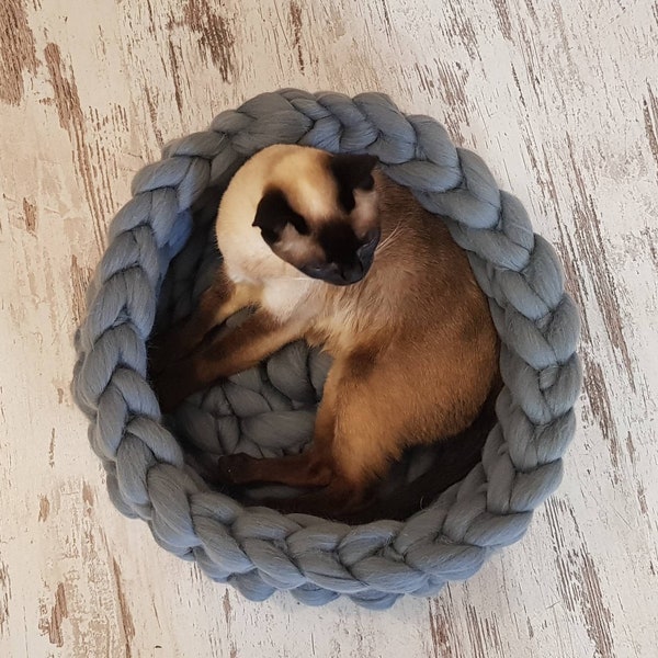 Cat bed, merino wool, Cat cave, 100% wool, Cat house, Cat furniture, Knitted pet bed, Pet accessories, Cat nest, Chunky cat bed