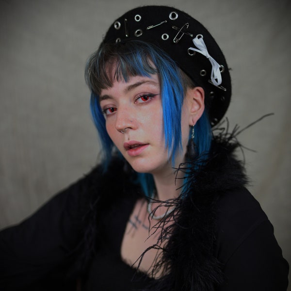 Béret punk percé