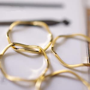15.5mm 18.5mm diameter 18K Gold-plating Wavy Circle Closed ring pendant Bead DIY Necklace Design Bracelet Jewelry Accessories Supply
