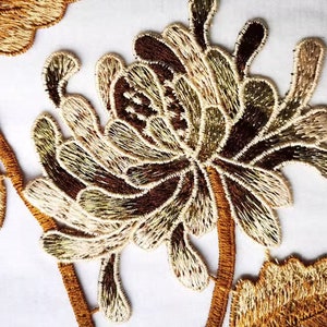 Chrysanthemenblüte, Blatt, Spitzenstickerei, Applikationsblume zum Aufnähen von Kleidung, Accessoires zum Selbermachen von Kleidung, Kleidern und Röcken