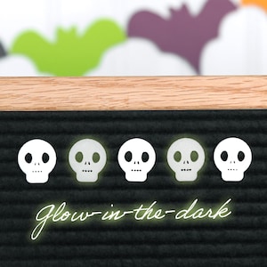 Glow Skulls (Glow in the Dark) von Candy Letters • Gruselige Halloween Dekorationen & Herbst Dekor Letterboard Icons • Letterboard Zubehör