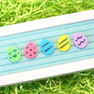 Ovos de Páscoa (Brights) por Candy Letters • Decorações de Páscoa e ícones de quadro de letras de cesta de coelho de Páscoa • Acessórios para quadro de letras