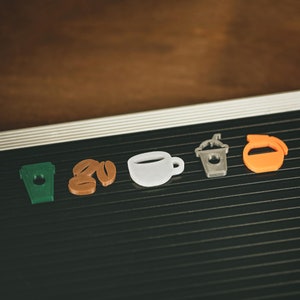 Mas primeiro café por letras doces • Ícones de quadro de cartas para presente de cafeteria e amantes de café • Acessórios para papel timbrado