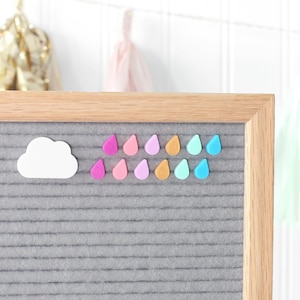 Make it Rain (pasteles) de Candy Letters • Lluvias de abril y iconos de tableros de letras de primavera • Accesorios para tableros de letras sobre el clima y las gotas de lluvia