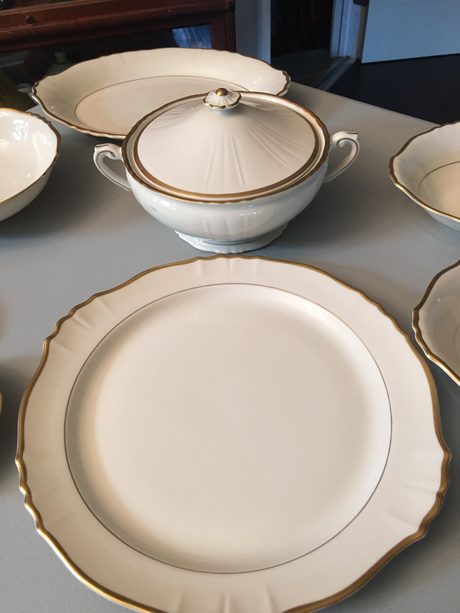 Old Ivory Syracuse China - 8trfoew