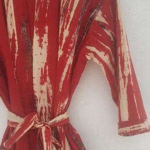 Cardigan kimono con abiti tinti in cravatta rossa, abito kimono di cotone, abito da sposa, abito kimono, copricostume da spiaggia, abito da damigella d'onore, accappatoio di cotone, accappatoio immagine 1