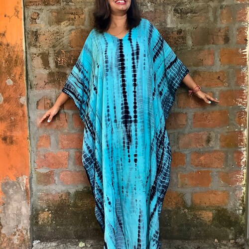 Tie Dye Plus Size Caftan Dress For Women - V-Neck Moroccan Kaftan With Side Split For Beach & Lounge Wear (Khaki) - View #4