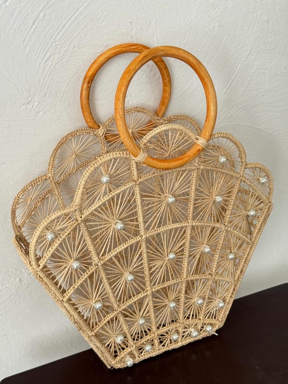 Straw Woven Handmade Sustainable Recycle Iraca Palm Shell Bag