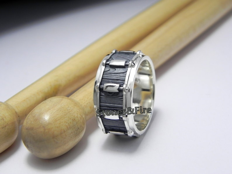 DRUM Ring_drummer