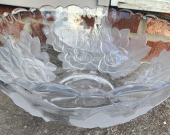 Vintage Beautiful Lead Crystal Riccardo Glass Embossed Large Bowl.