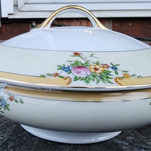 Vintage Meito Fine China Casserole Bowl With Lid. JAPAN