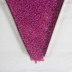 13/0 Perles coupées Charlotte rouge opale rose 5/10/20/50/250/500 grammes PERLES DE GRAINES DE QUALITÉ SUPÉRIEURE, Native Supply