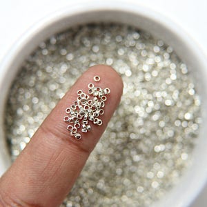 Perlas de tubo chapadas en plata de micro esterlina de 1,7 mm 5/10/100/500 gramos Arte de uñas de alta calidad / Materiales de bordado de