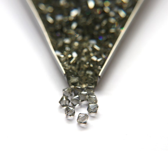 4mmブラックダイヤモンドスワロフスキー双円錐ビーズ36/72/144/432/720