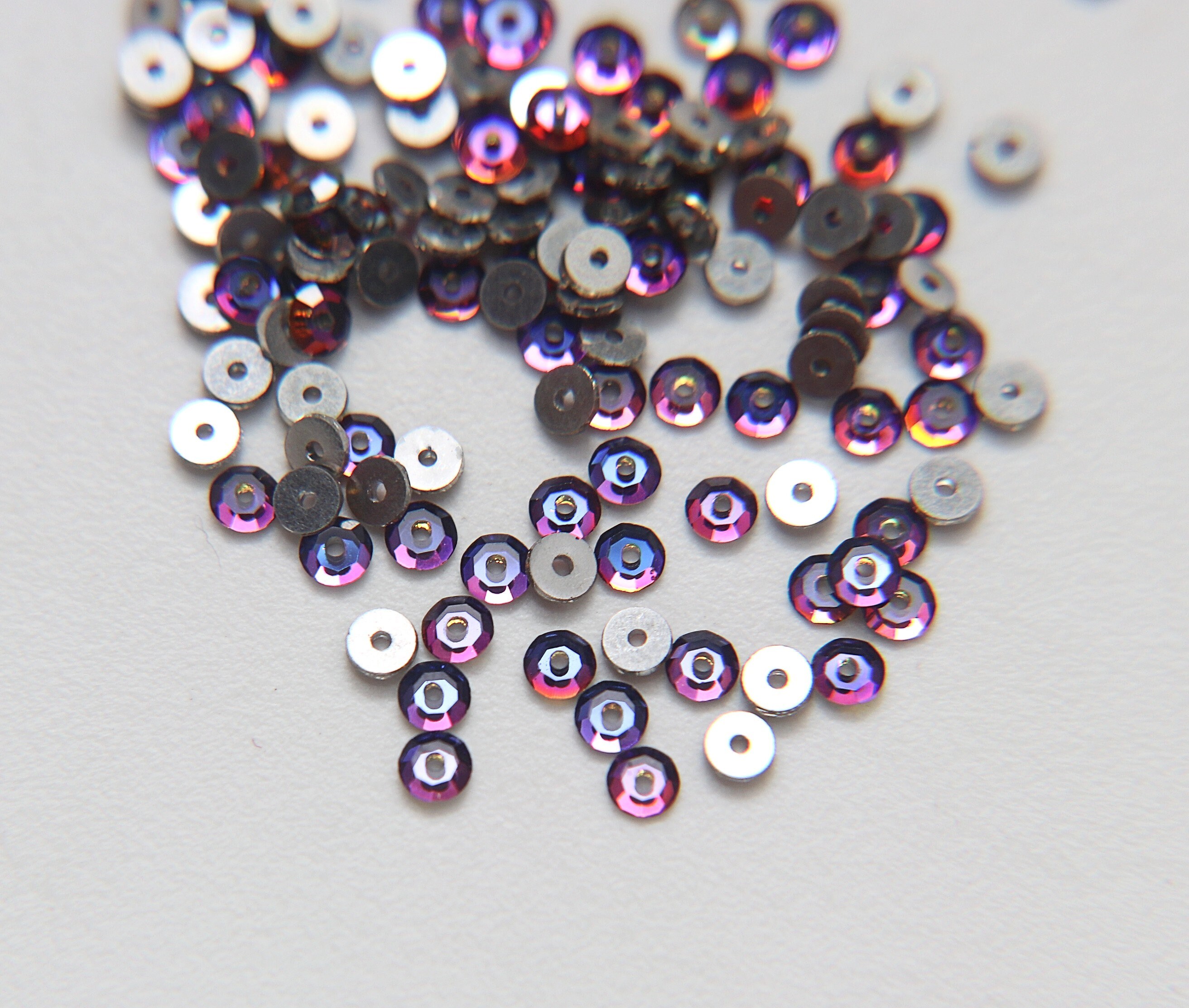 スワロフスキーのクリスタルビーズ Amazon.co.jp: Adabele オーストリア 8mm ファセット ルースラウンド