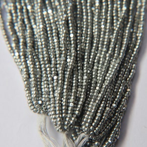 11/0 Perles Hanks Charlotte coupées en aluminium métallisé argent 1/5/25/50/100 Hanks 2,0 mm matériaux de broderie, résultats de bijoux, perles rares vintage